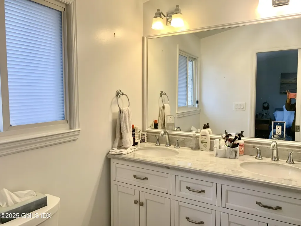 67 Florence Road Riverside CT 06878