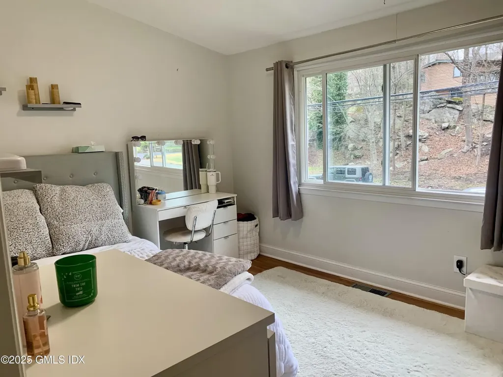 67 Florence Road Riverside CT 06878