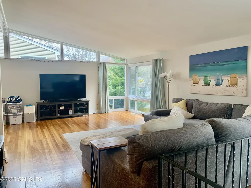 67 Florence Road Riverside CT 06878