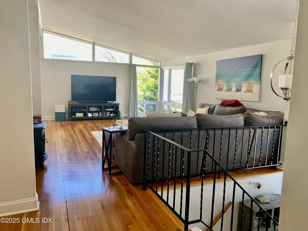 67 Florence Road Riverside CT 06878