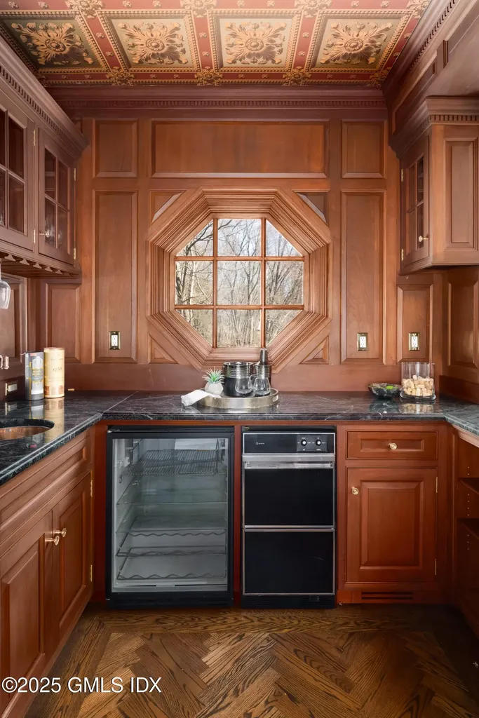 11 Conyers Farm Drive Greenwich CT 06831