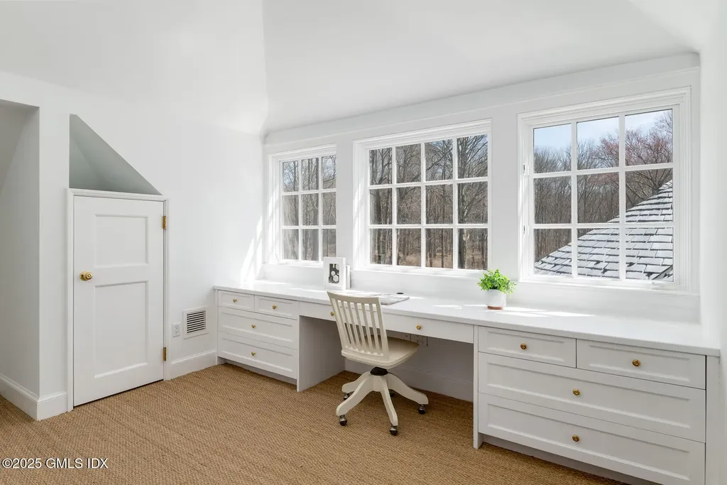 11 Conyers Farm Drive Greenwich CT 06831