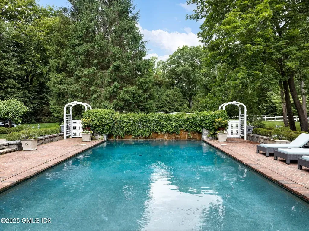 11 Conyers Farm Drive Greenwich CT 06831