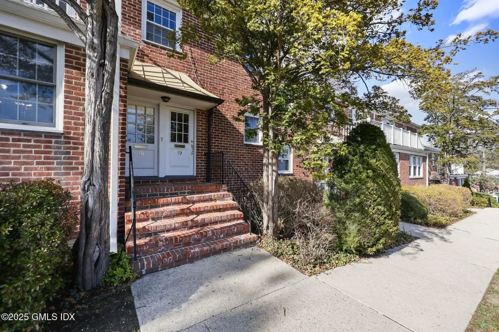 19 Putnam Park Greenwich CT 06830