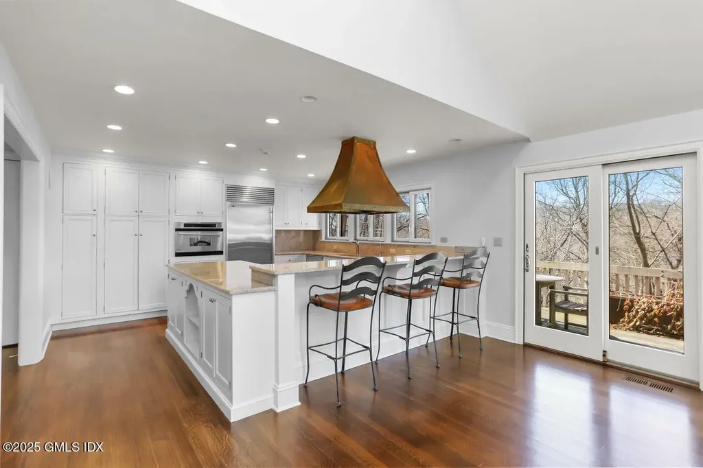 415 W Lyon Farm Drive Greenwich CT 06831