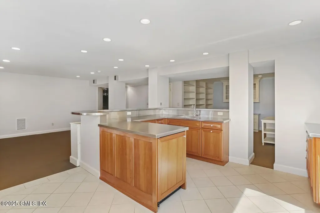 415 W Lyon Farm Drive Greenwich CT 06831