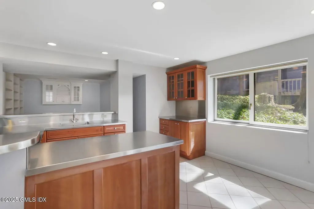 415 W Lyon Farm Drive Greenwich CT 06831
