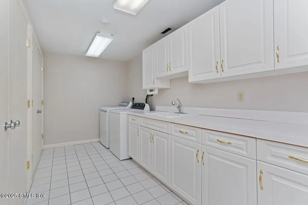 415 W Lyon Farm Drive Greenwich CT 06831