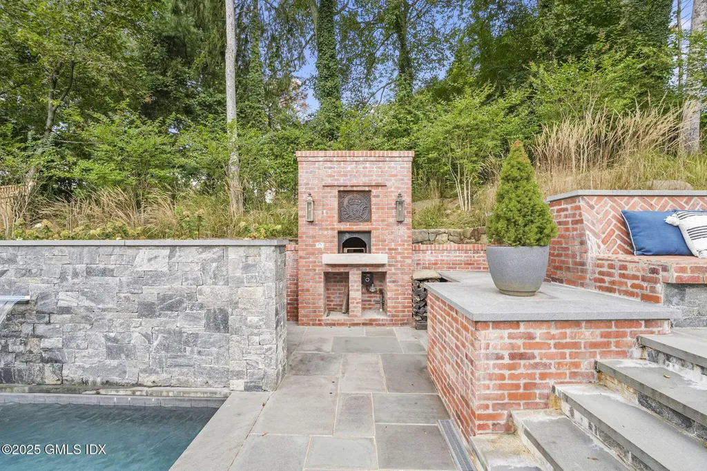 235 N Maple Avenue Greenwich CT 06830