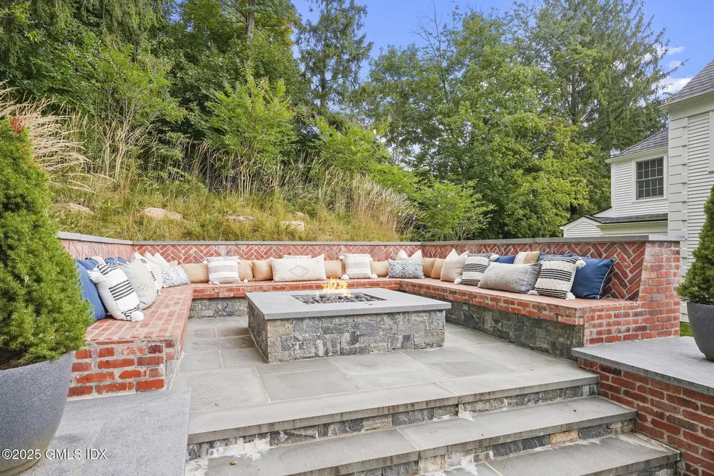 235 N Maple Avenue Greenwich CT 06830