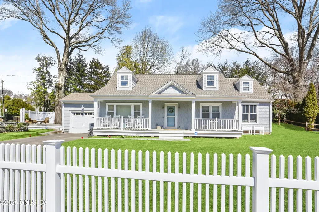 8 Perry Place Riverside CT 06878