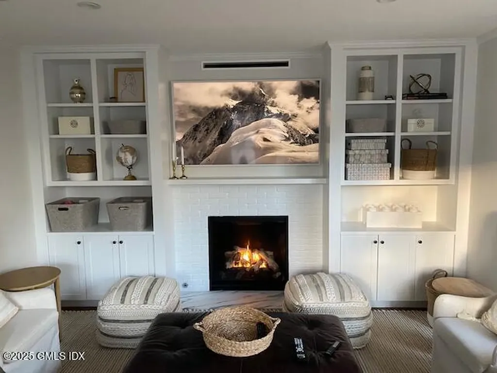 8 Perry Place Riverside CT 06878