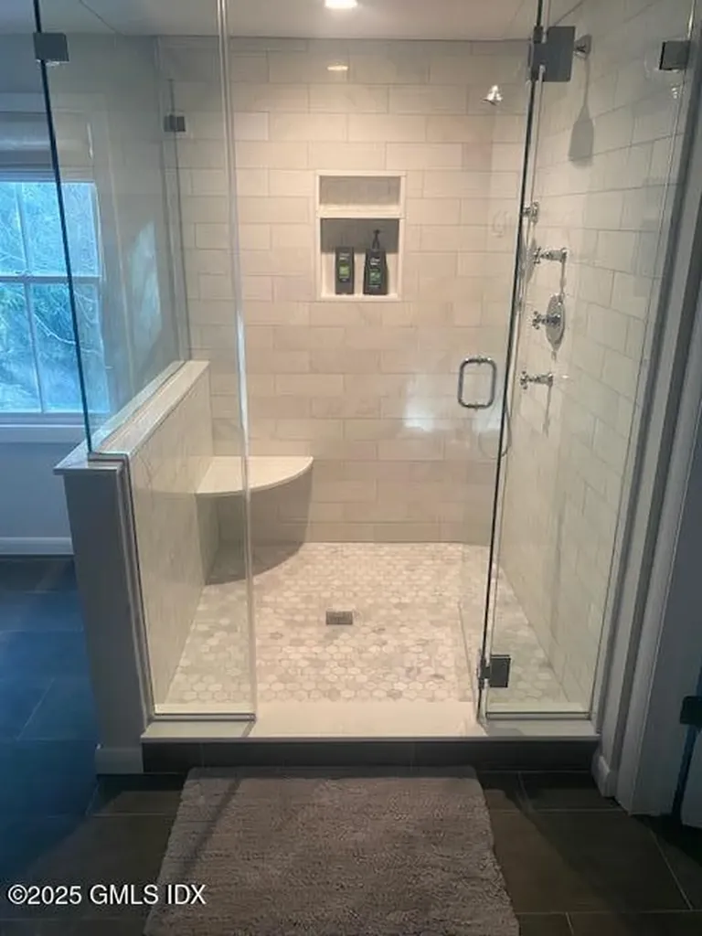 8 Perry Place Riverside CT 06878