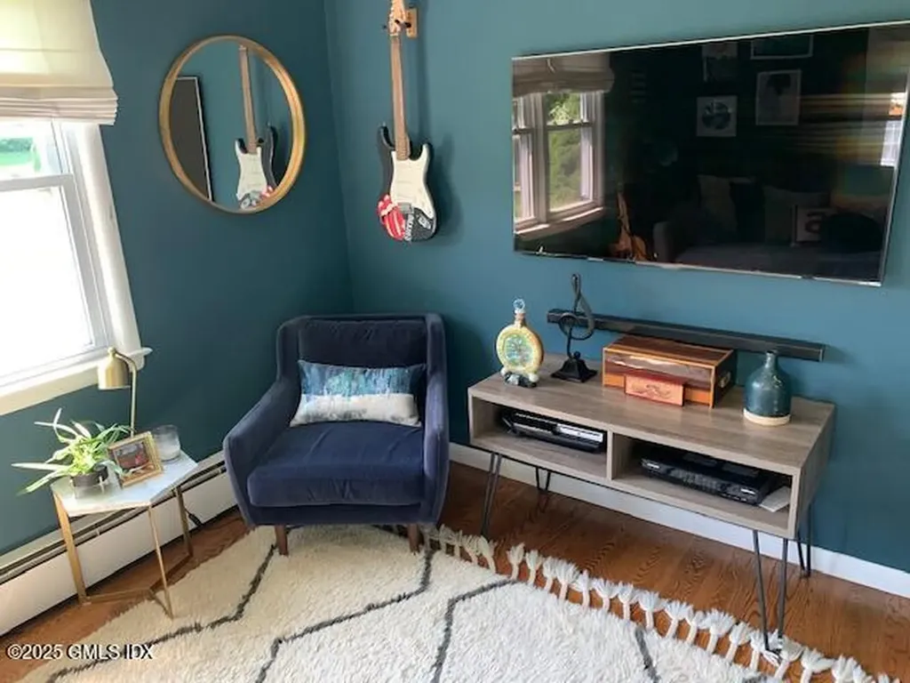 8 Perry Place Riverside CT 06878