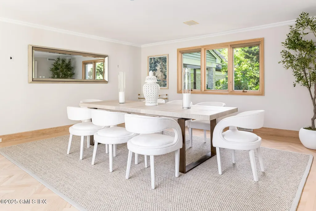 33 Meadow Wood Drive Greenwich CT 06830