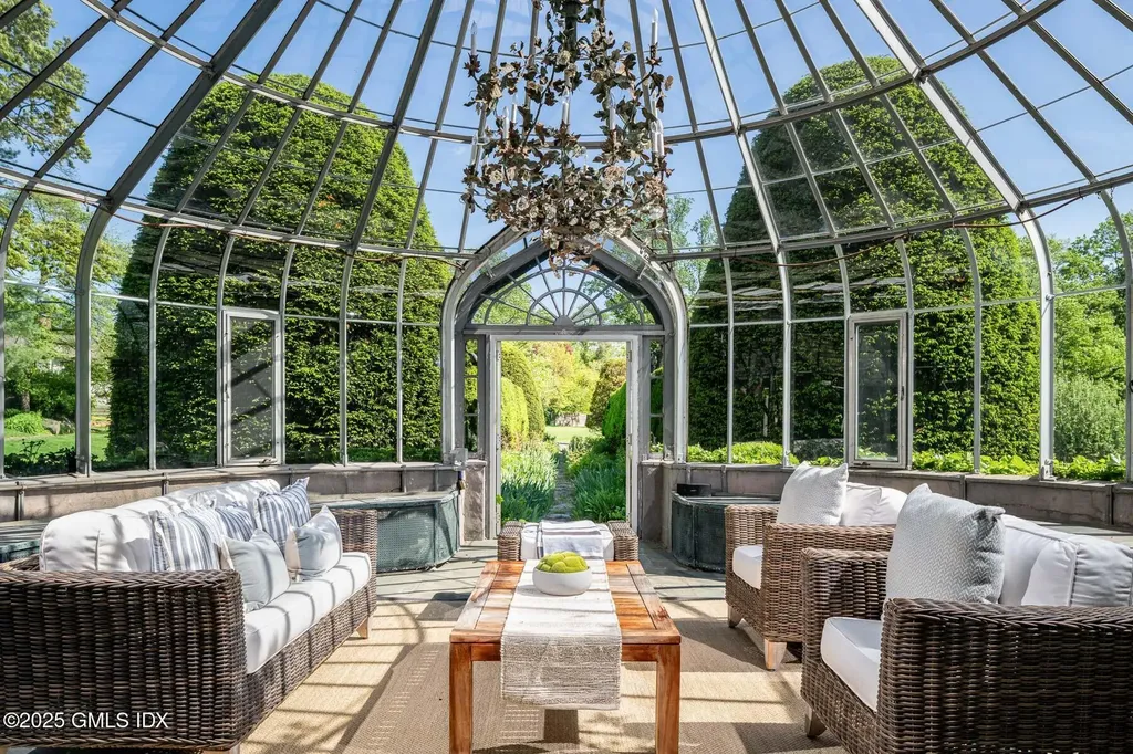 33 Meadow Wood Drive Greenwich CT 06830