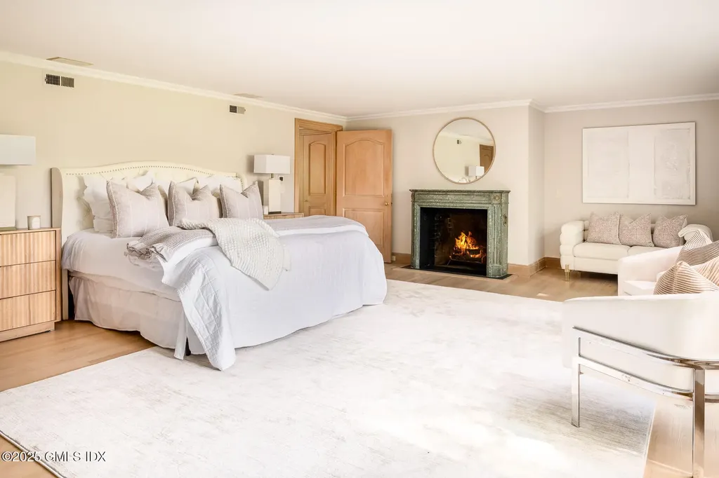 33 Meadow Wood Drive Greenwich CT 06830