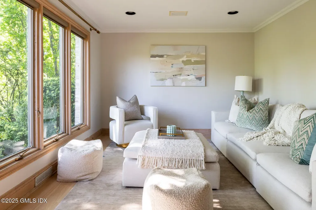 33 Meadow Wood Drive Greenwich CT 06830