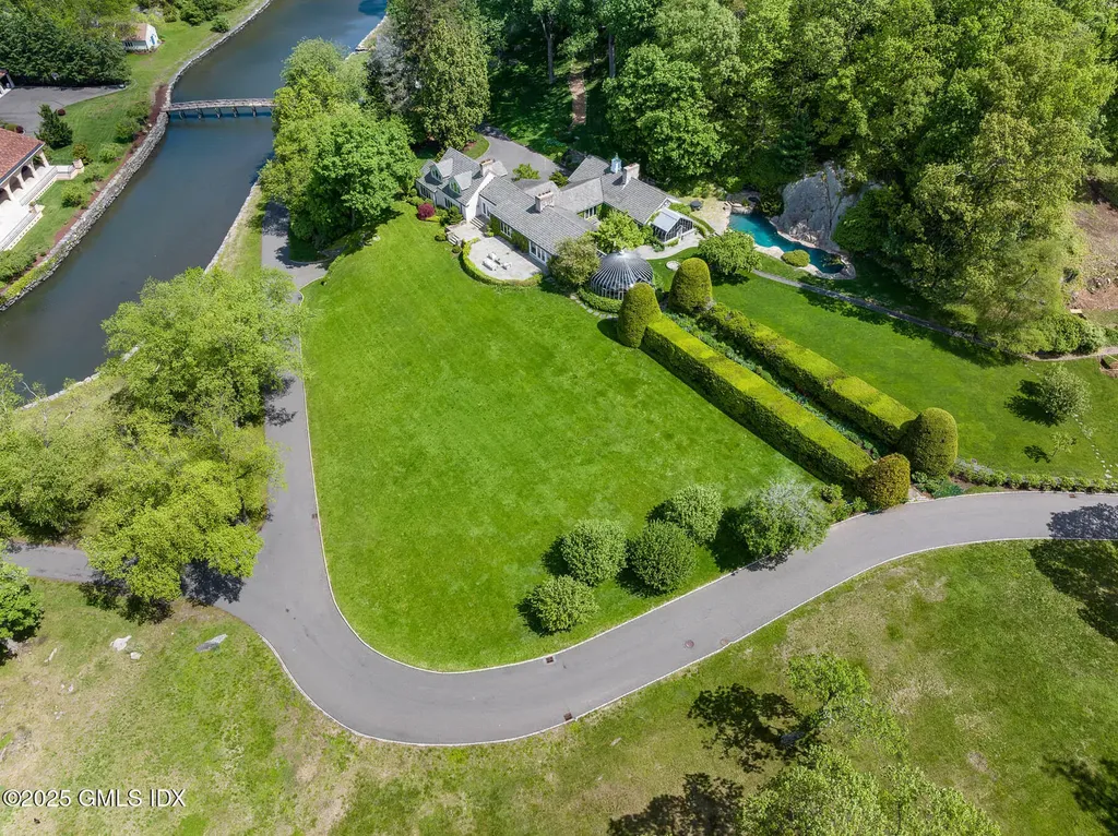 33 Meadow Wood Drive Greenwich CT 06830