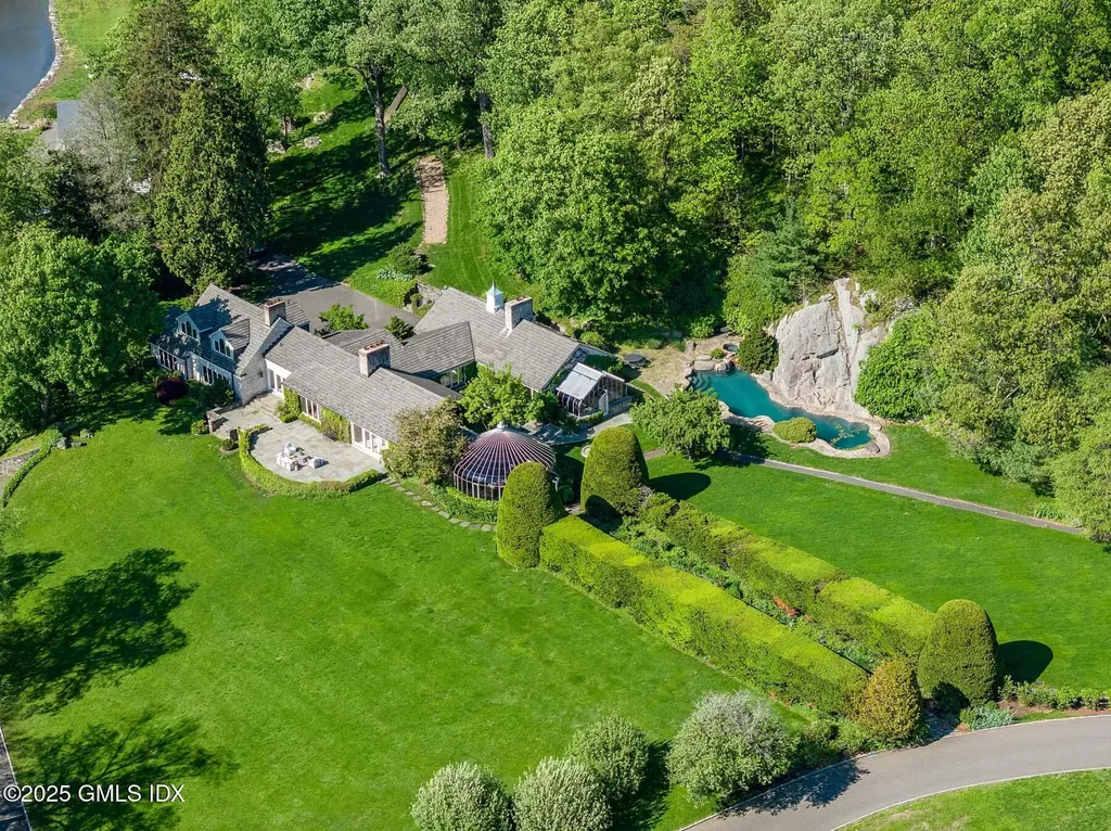 33 Meadow Wood Drive Greenwich CT 06830