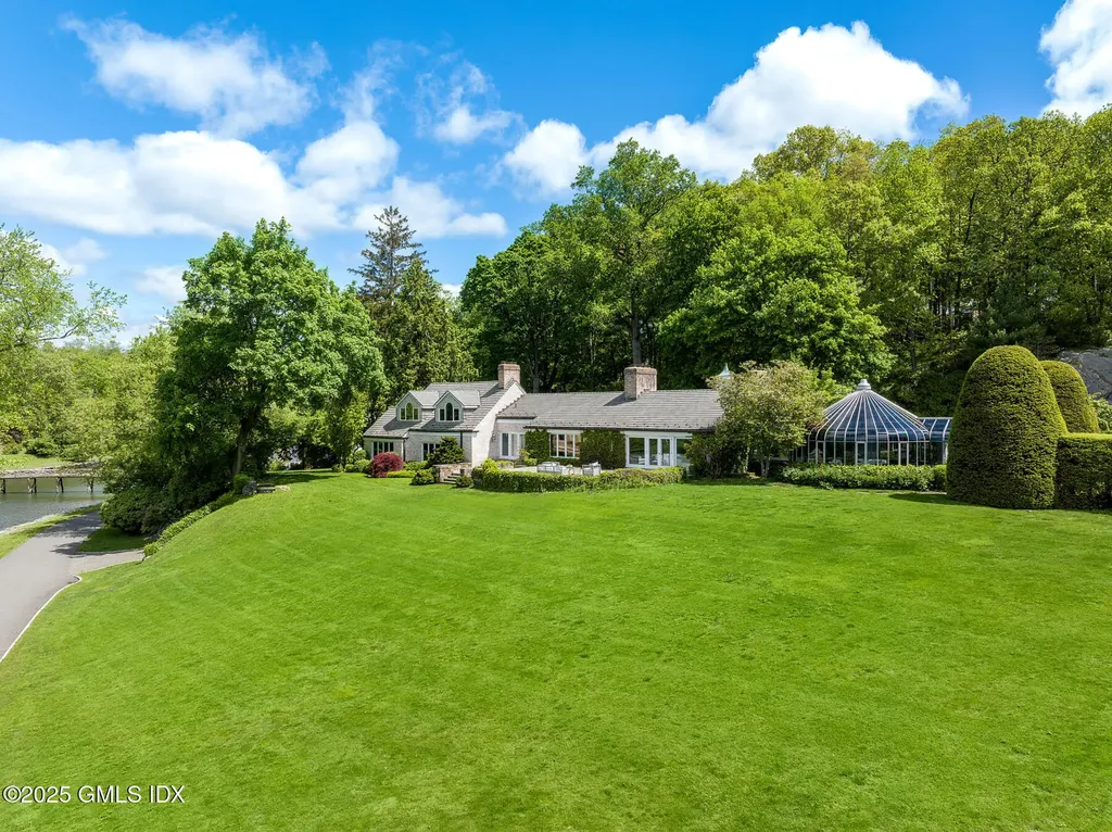 33 Meadow Wood Drive Greenwich CT 06830