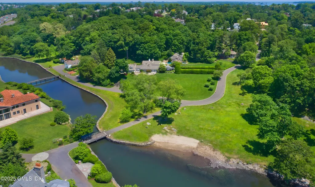 33 Meadow Wood Drive Greenwich CT 06830