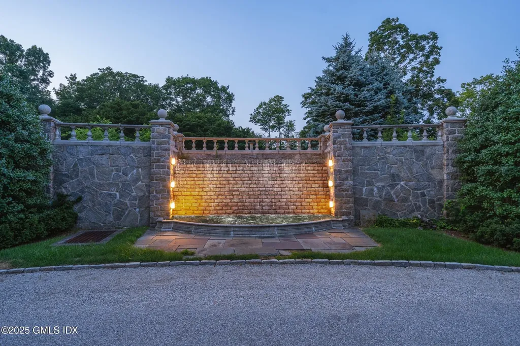 544 Oenoke Ridge New Canaan CT 06840