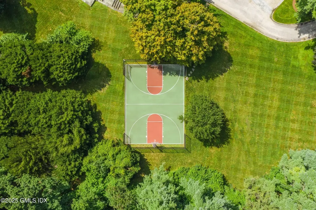 544 Oenoke Ridge New Canaan CT 06840