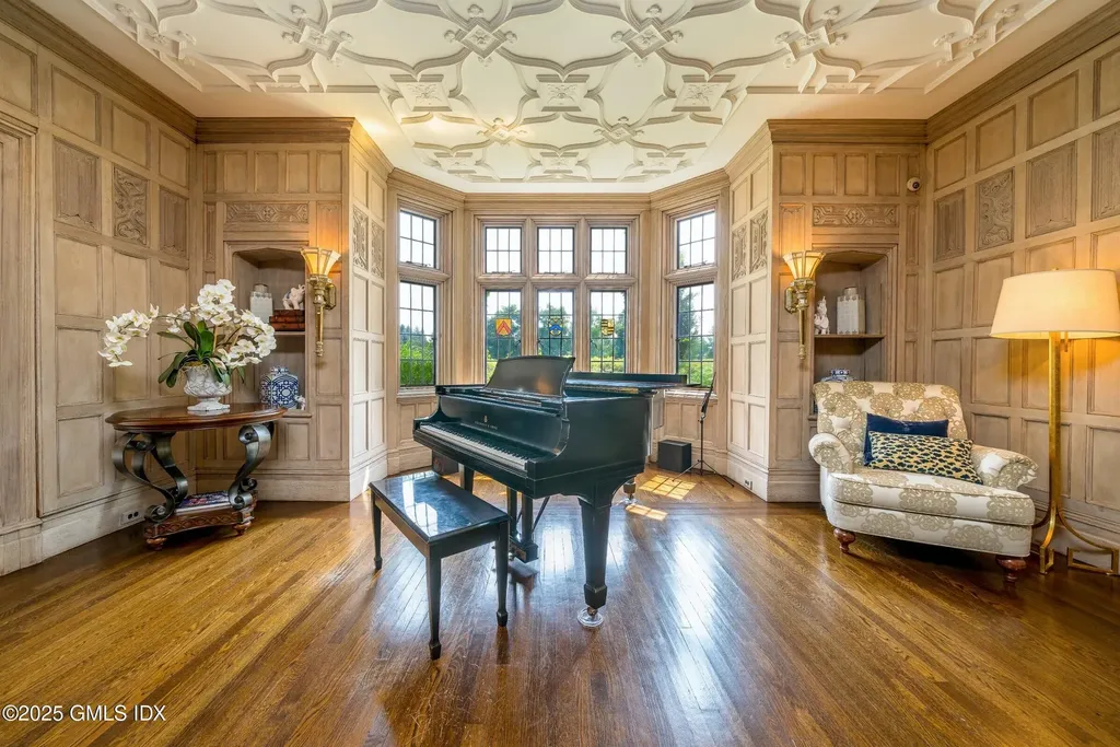 544 Oenoke Ridge New Canaan CT 06840