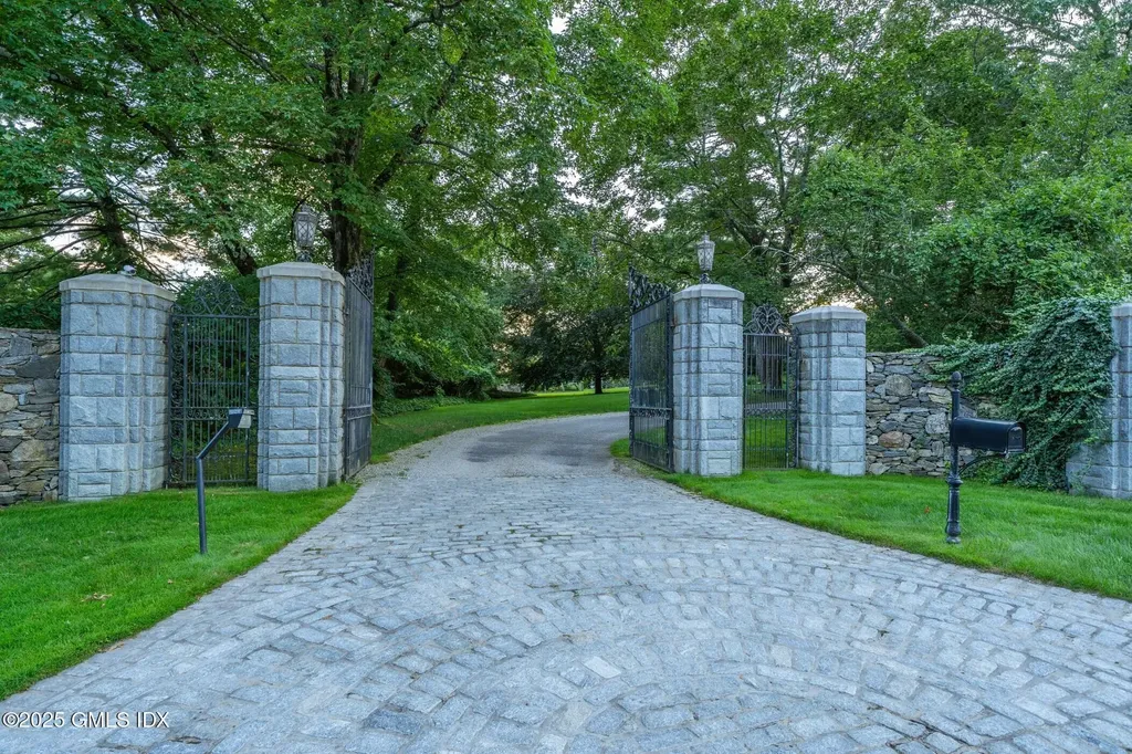 544 Oenoke Ridge New Canaan CT 06840