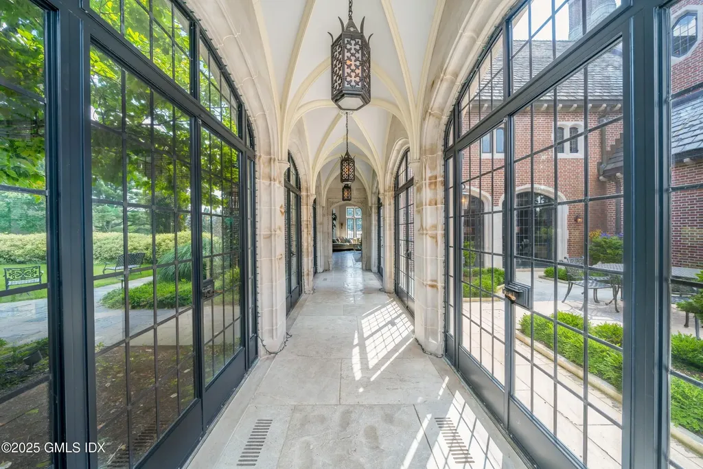 544 Oenoke Ridge New Canaan CT 06840