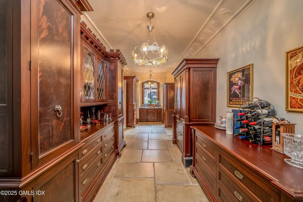 544 Oenoke Ridge New Canaan CT 06840