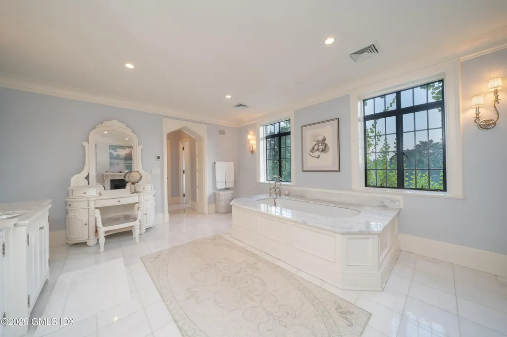 544 Oenoke Ridge New Canaan CT 06840