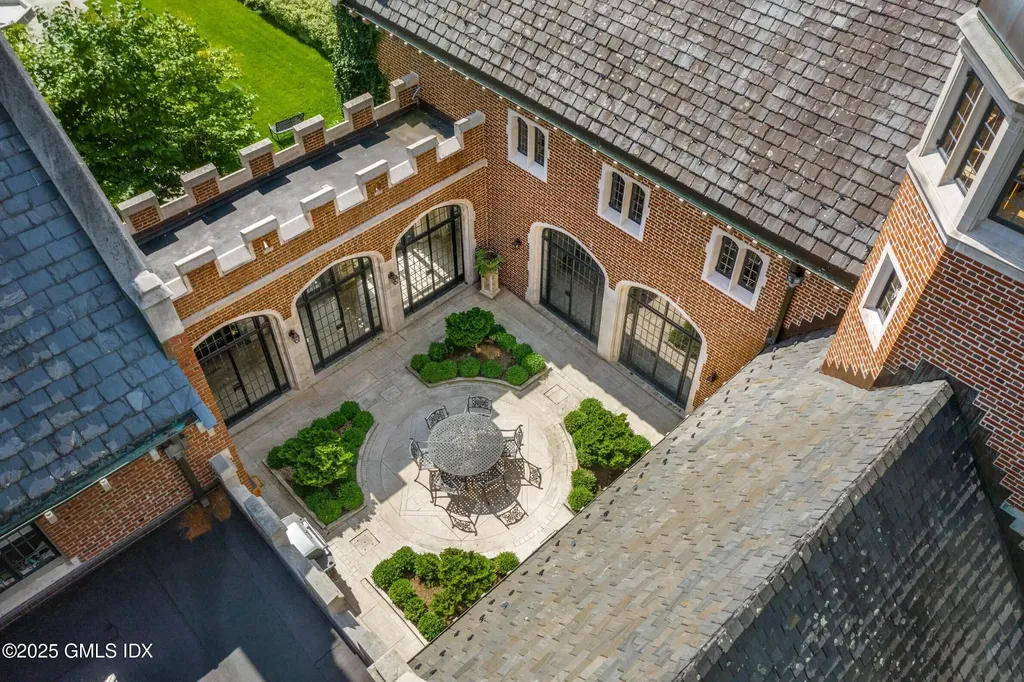 544 Oenoke Ridge New Canaan CT 06840