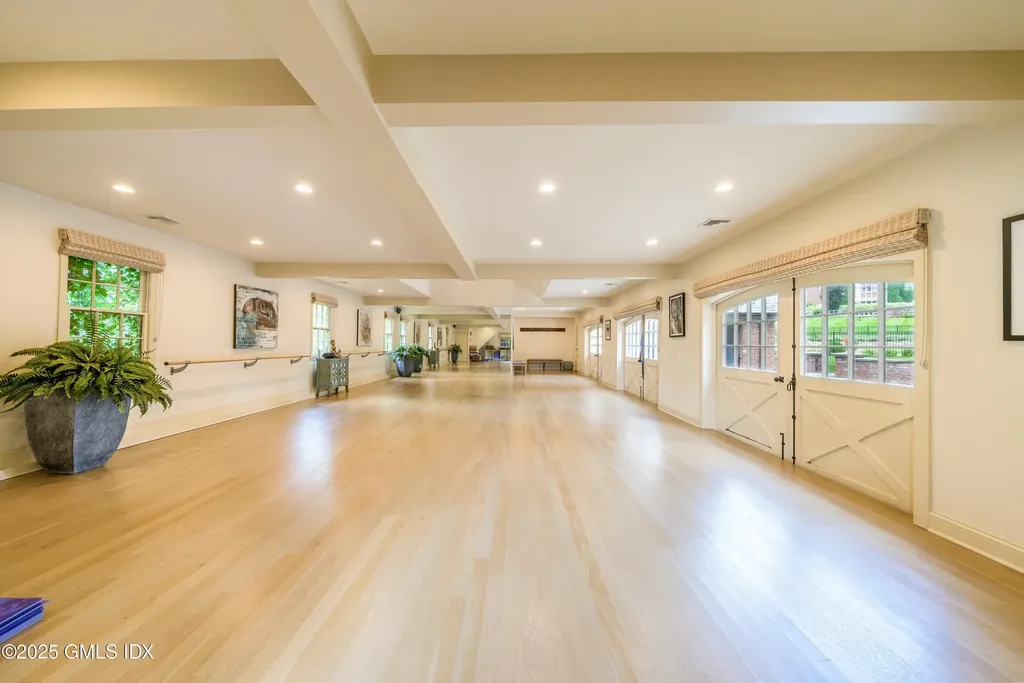 544 Oenoke Ridge New Canaan CT 06840