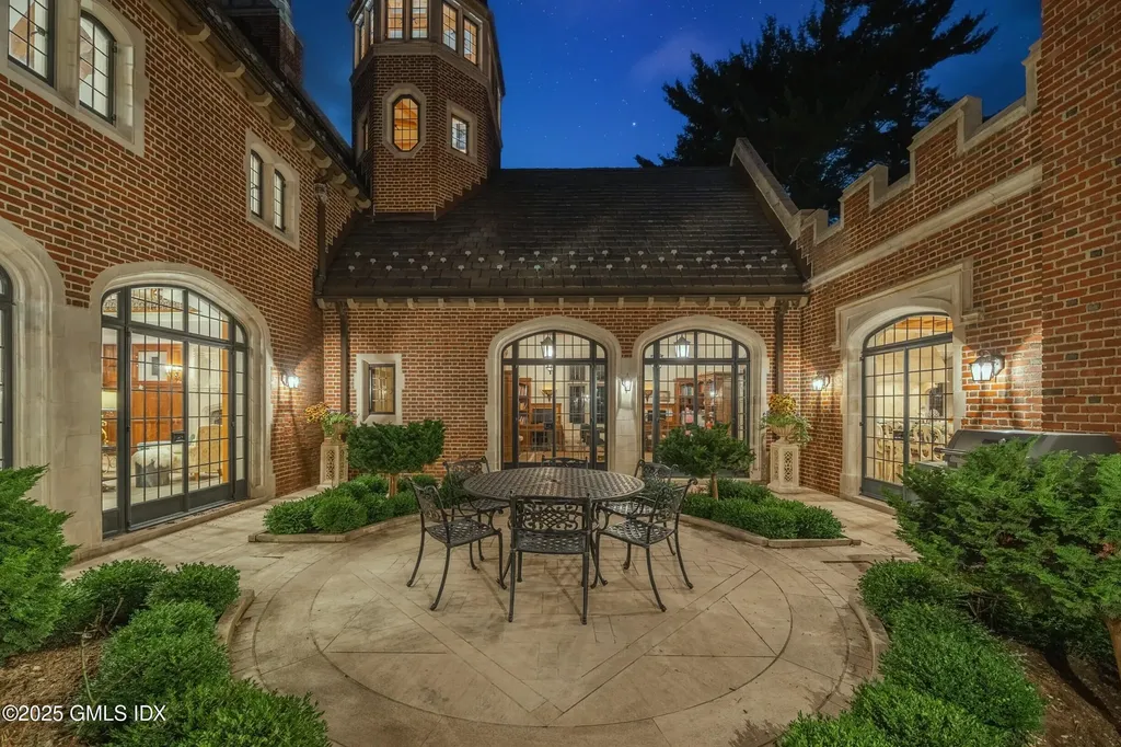 544 Oenoke Ridge New Canaan CT 06840