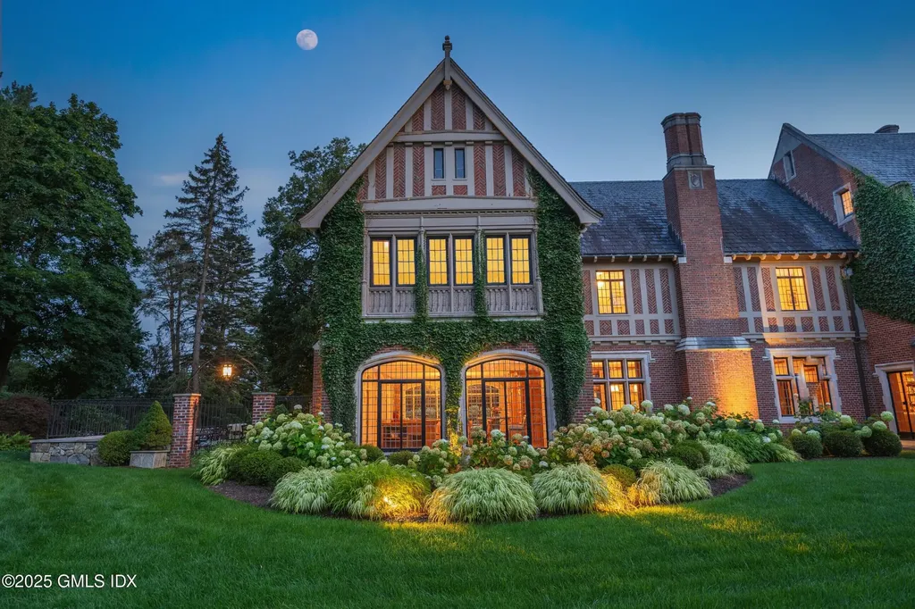 544 Oenoke Ridge New Canaan CT 06840