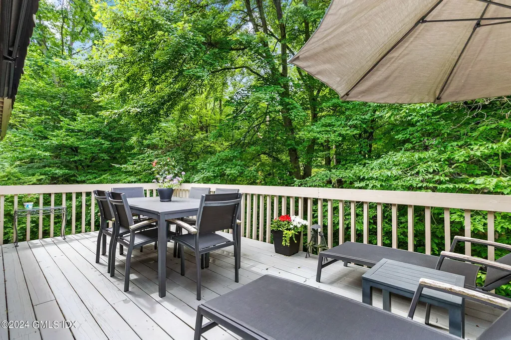 309 W Lyon Farm Drive Greenwich CT 06831