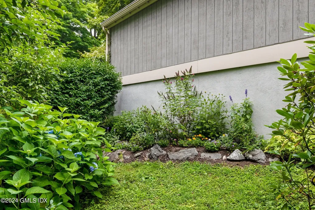 309 W Lyon Farm Drive Greenwich CT 06831