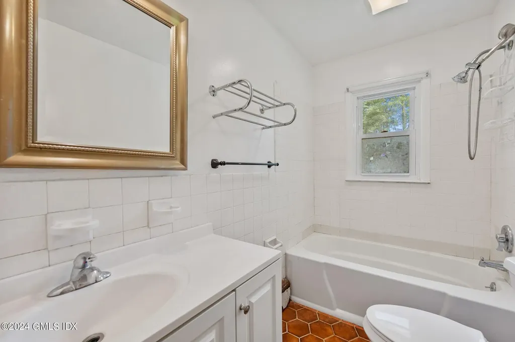 25 Mary Lane Riverside CT 06878