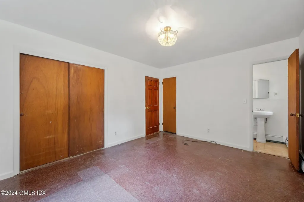 25 Mary Lane Riverside CT 06878