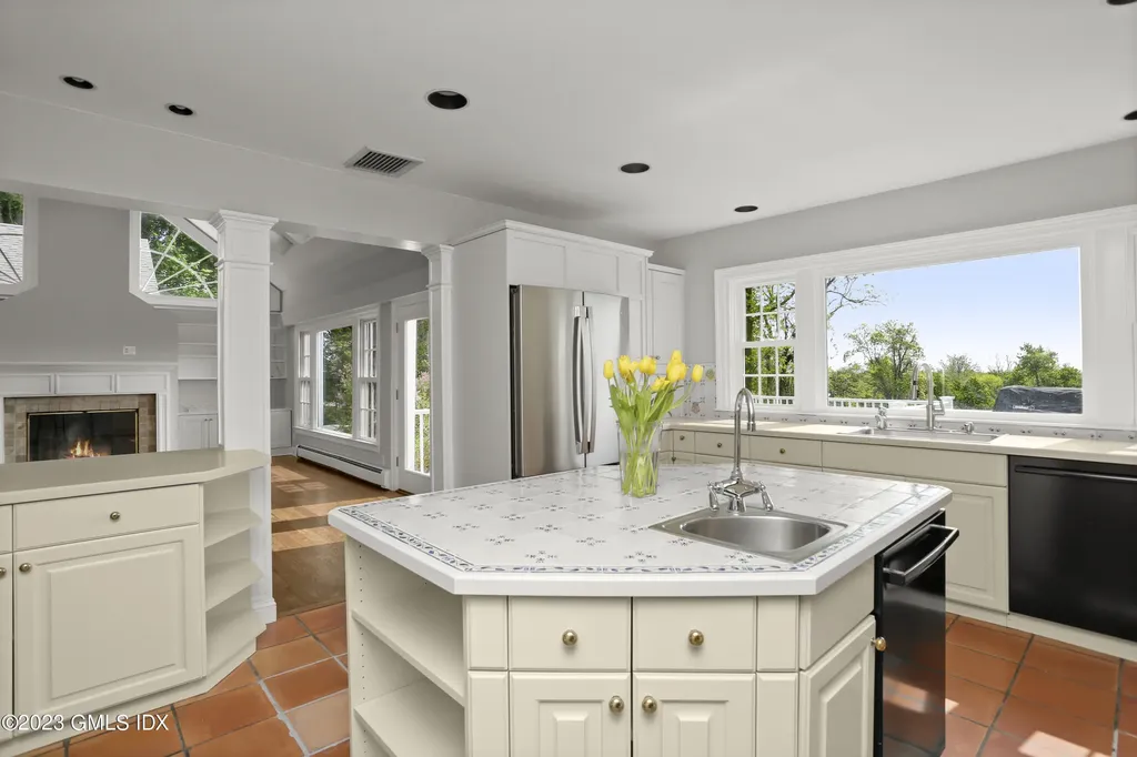 33 Skyridge Road Greenwich CT 06831