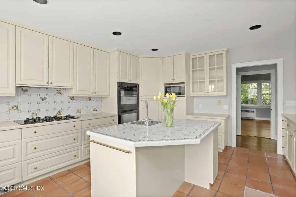 33 Skyridge Road Greenwich CT 06831