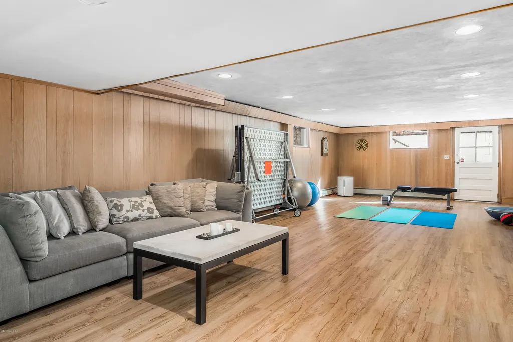 33 Skyridge Road Greenwich CT 06831