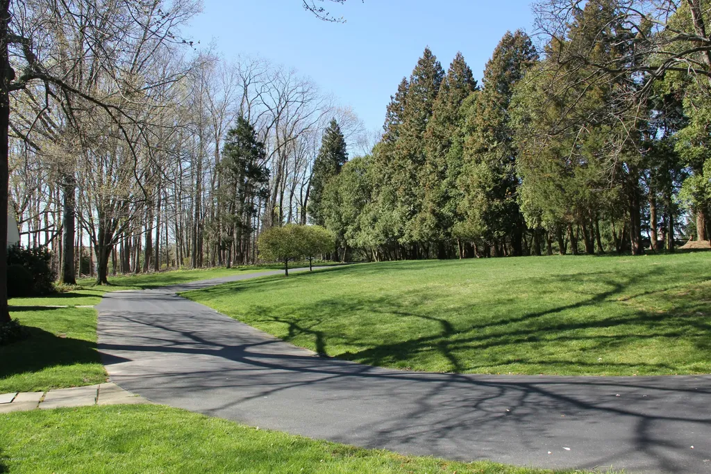 33 Skyridge Road Greenwich CT 06831