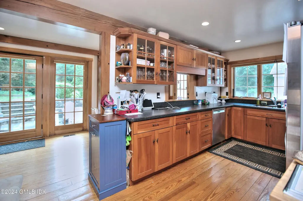 35 & 37 Rockview Drive Greenwich CT 06830