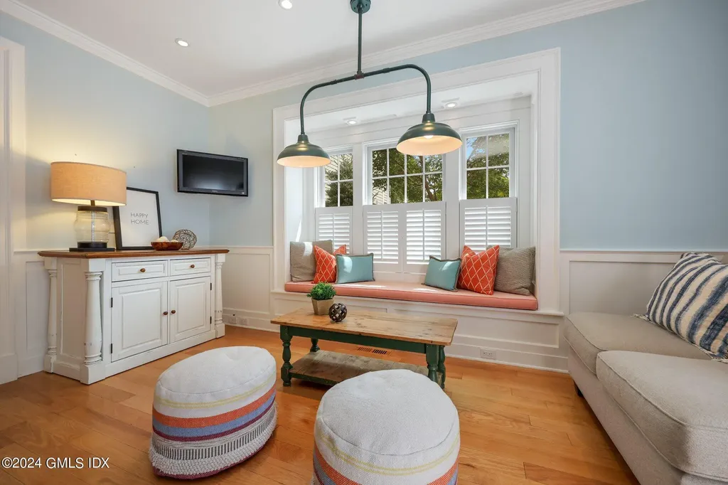 7 Heusted Drive Old Greenwich CT 06870