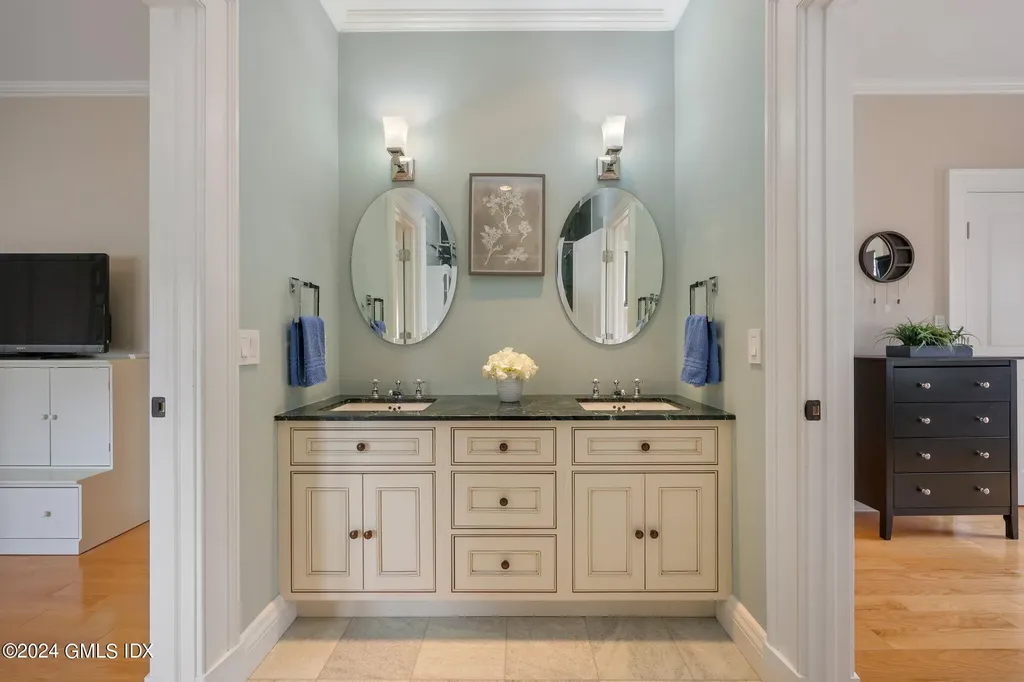 7 Heusted Drive Old Greenwich CT 06870