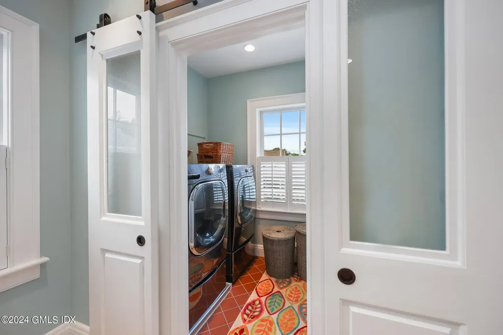 7 Heusted Drive Old Greenwich CT 06870