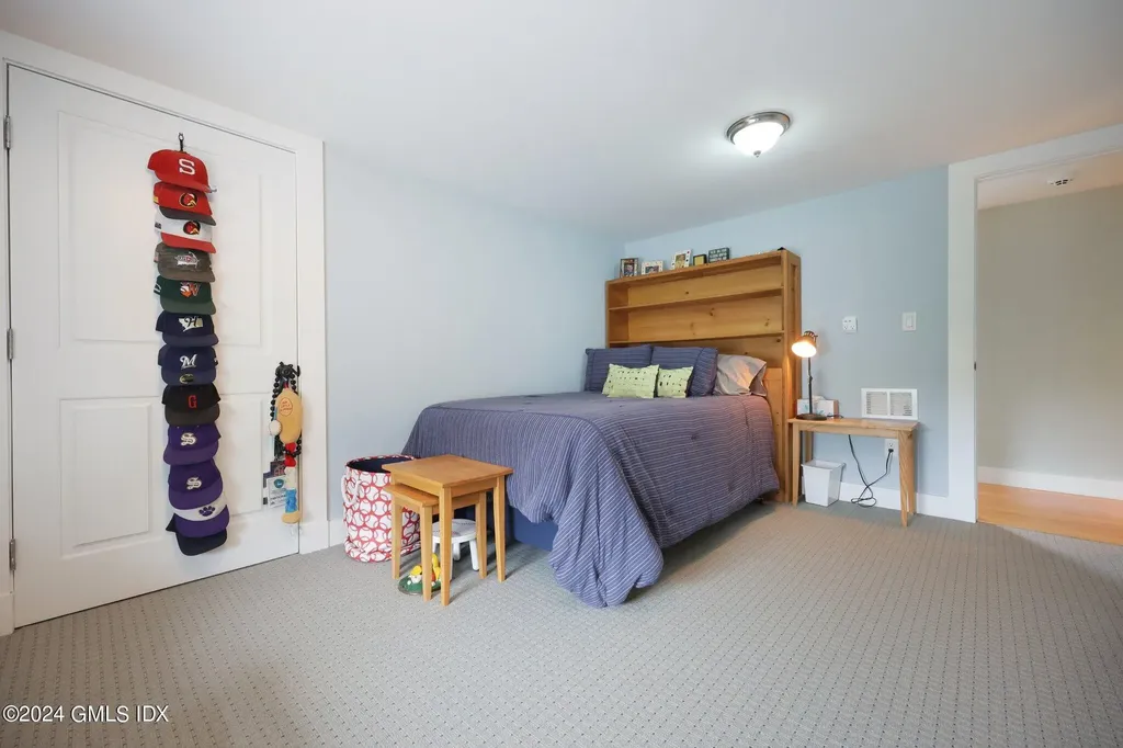 7 Heusted Drive Old Greenwich CT 06870